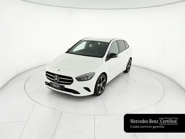 Mercedes-Benz B 180