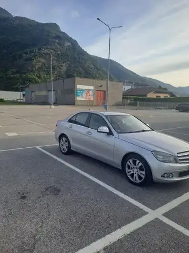 Mercedes-Benz C 220