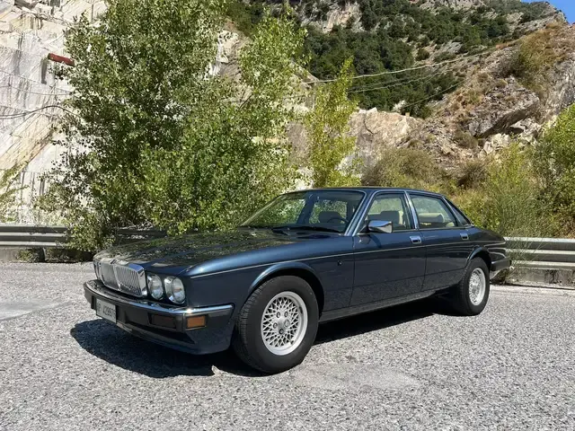 Jaguar XJ6