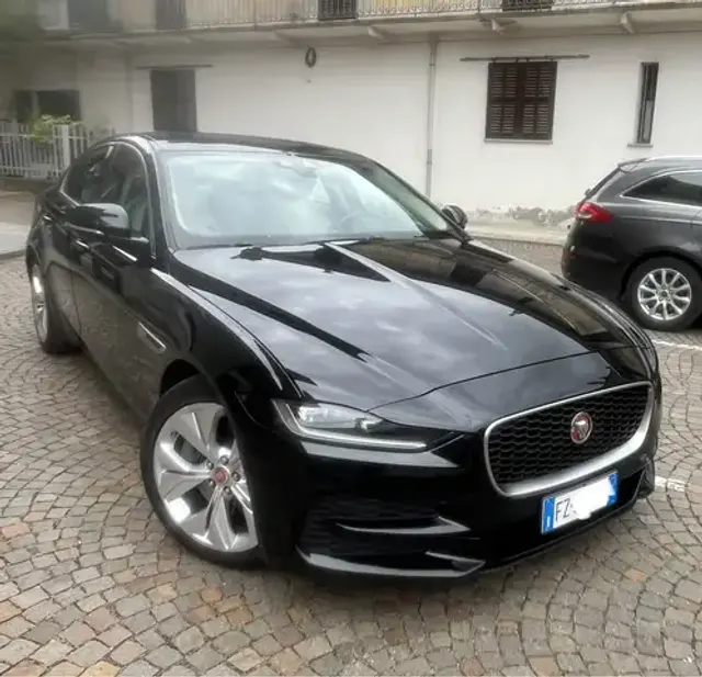 Jaguar XE