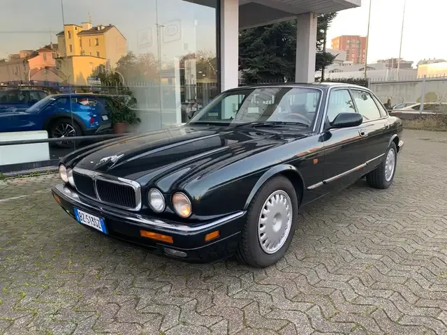 Jaguar XJ6