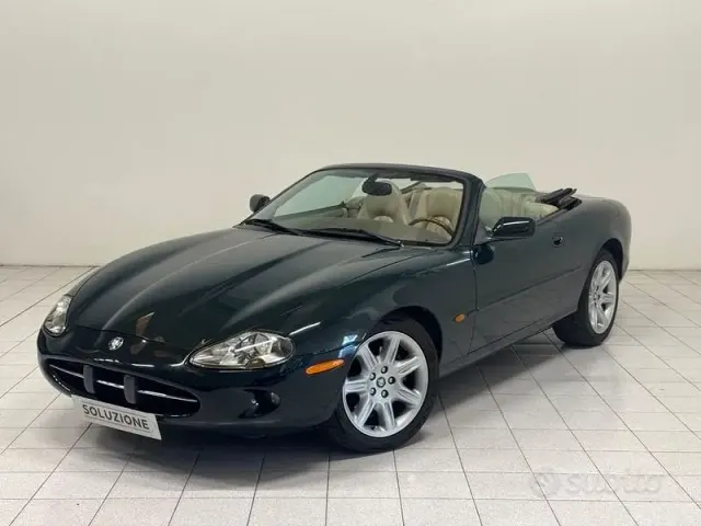 Jaguar XK8/XKR (X100)