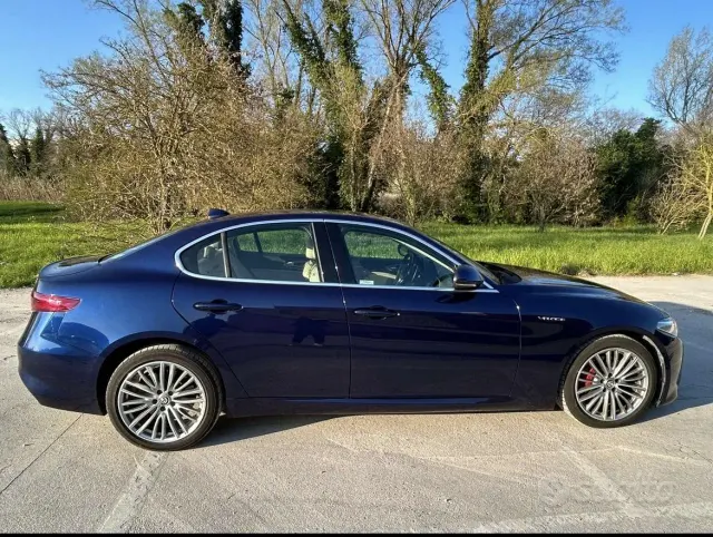 Alfa Romeo Giulia (2016)