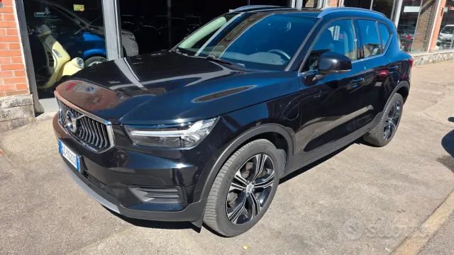 Volvo XC40 (2017-->)