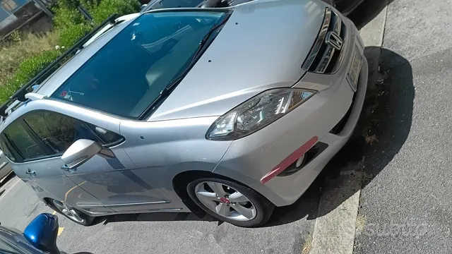 Honda FR-V
