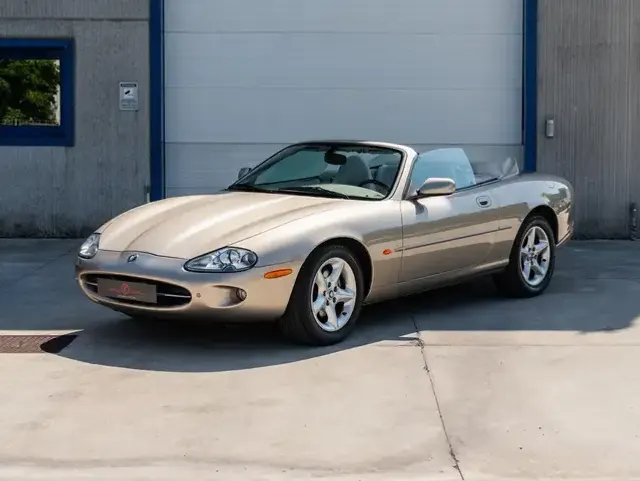 Jaguar XK8