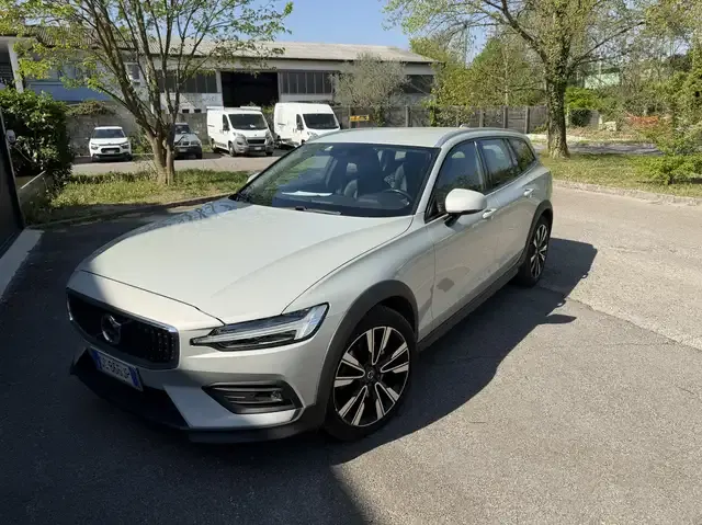 Volvo V60 Cross Country