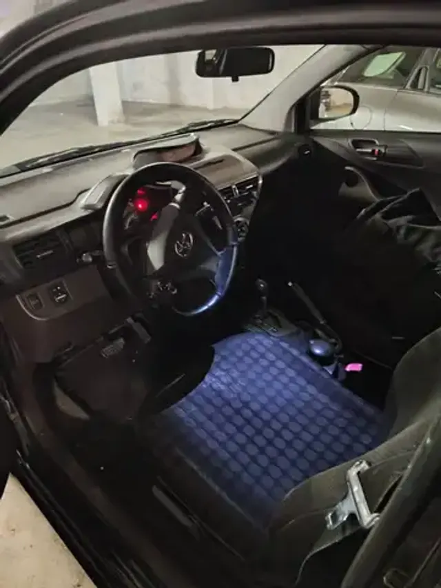 Toyota iQ