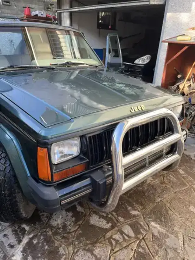 Jeep Cherokee