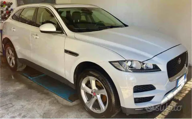 Jaguar F-Pace (X761)