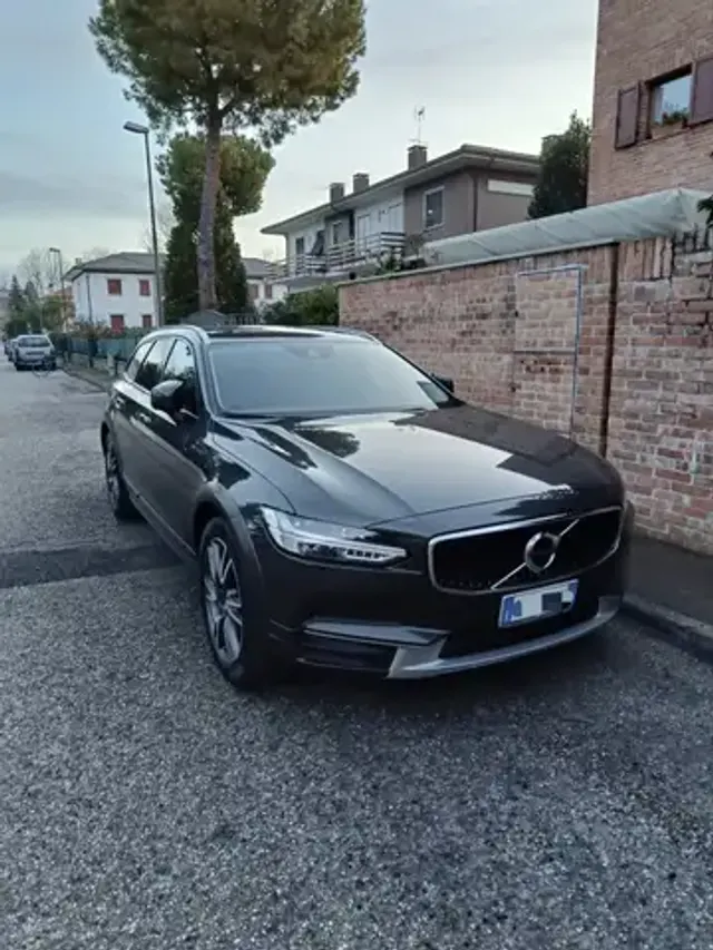 Volvo V90 Cross Country