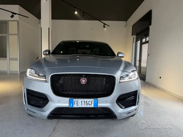Jaguar F-Pace (X761)