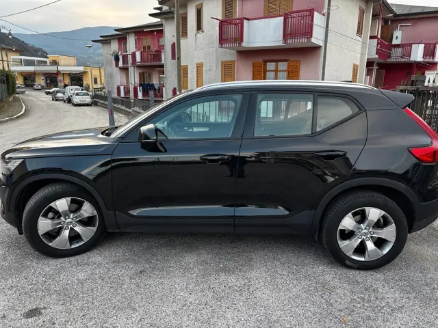 Volvo XC40 (2017-->)