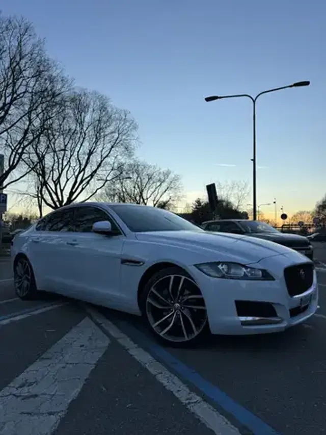 Jaguar XF