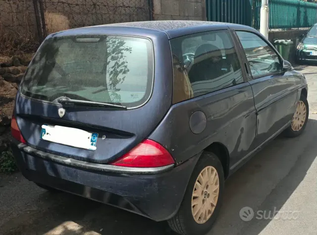 Lancia Y