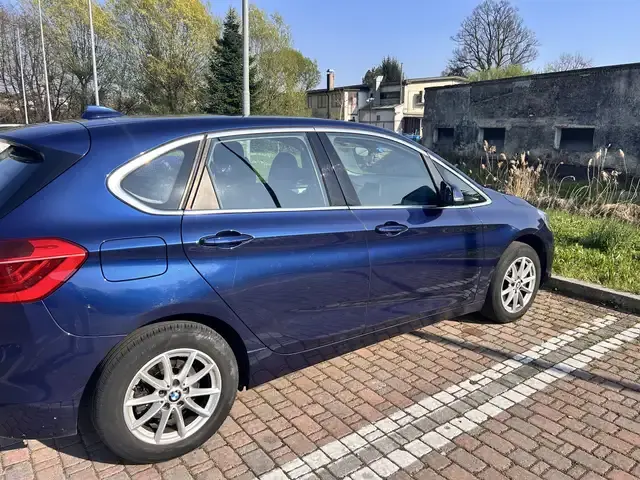 BMW 216
