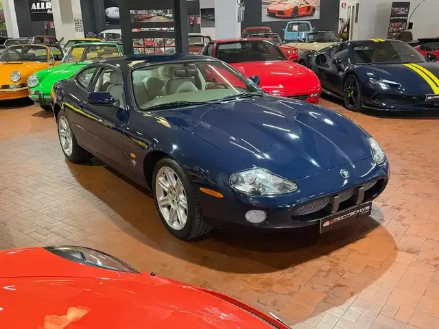 Jaguar XK8