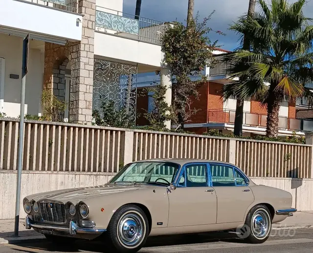 Jaguar XJ (X351)
