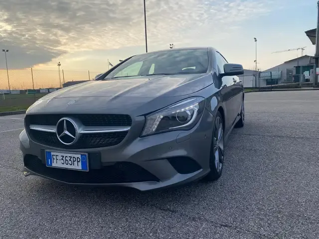 Mercedes-Benz CLA 200