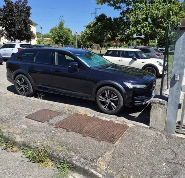 Volvo V90 Cross Country