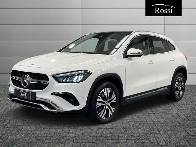 Mercedes-Benz GLA 200