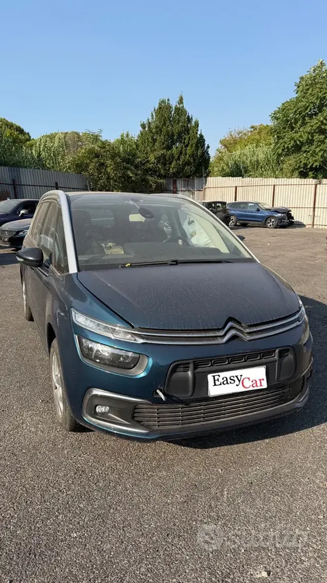 Citroen Grand C4 SpaceTour.