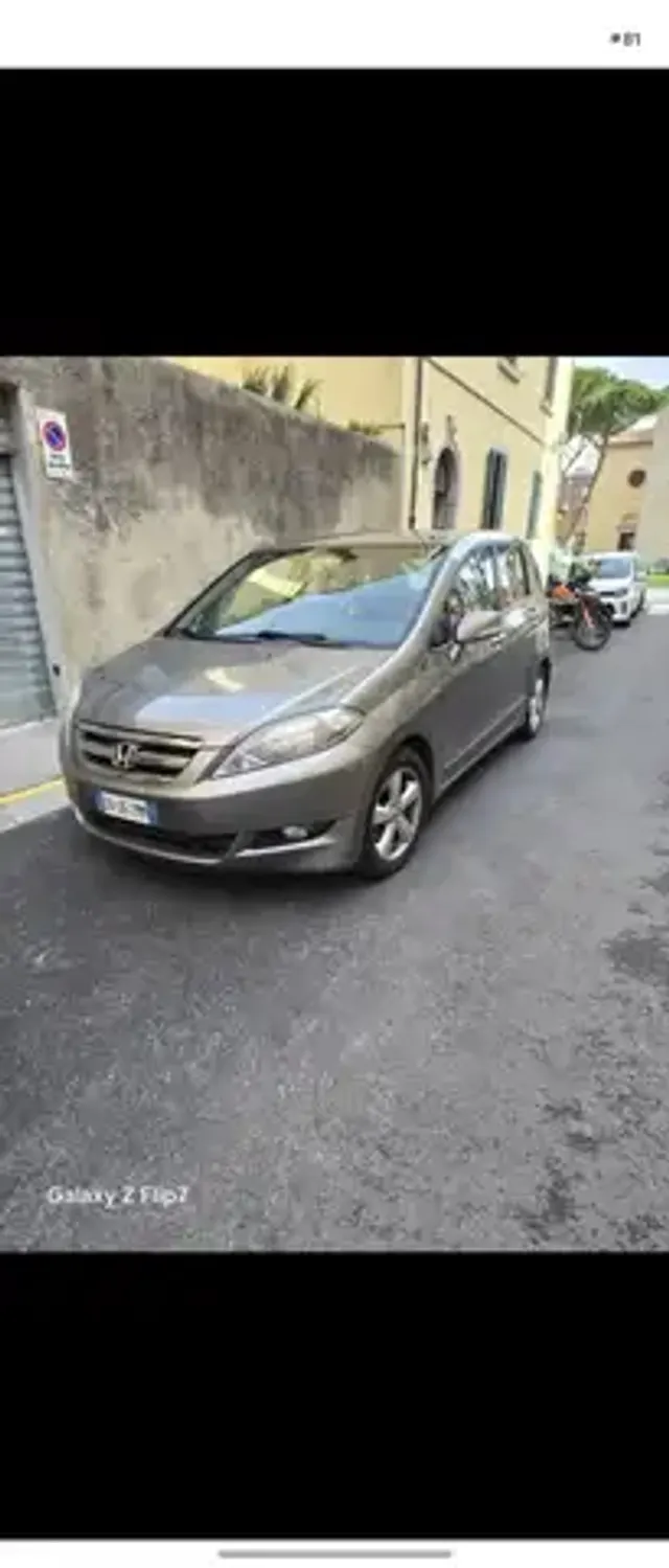 Honda FR-V