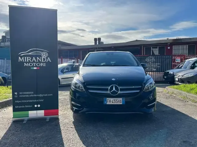 Mercedes-Benz B 180