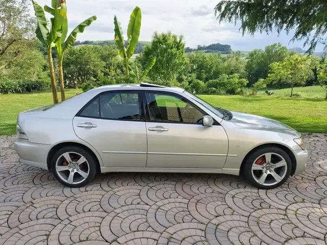 Lexus IS 200