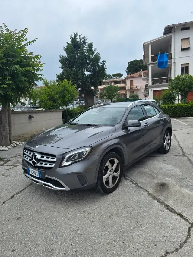 Mercedes-Benz GLA (X156)