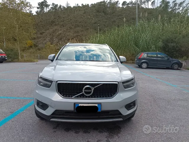 Volvo XC40 (2017-->)