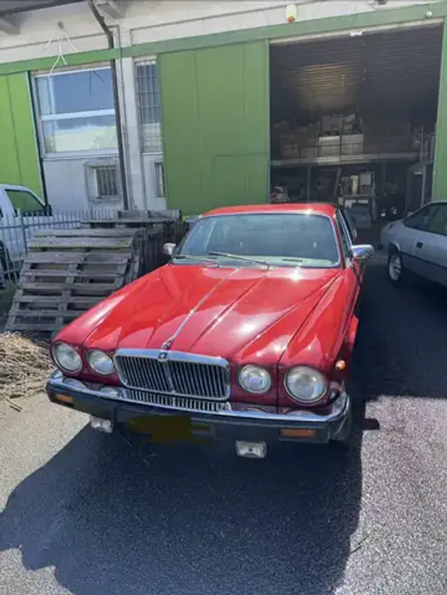 Jaguar XJ6