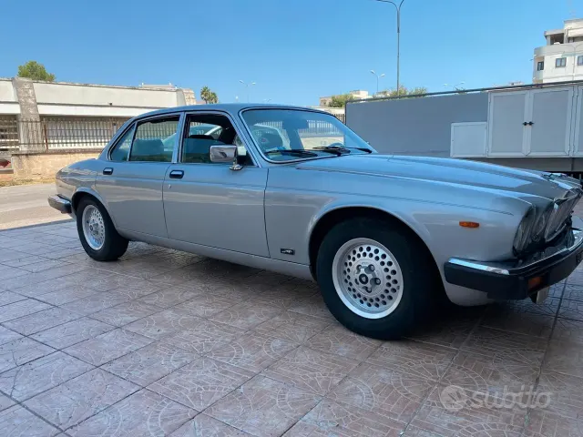 Jaguar XJ-Sovereign-Daiml.