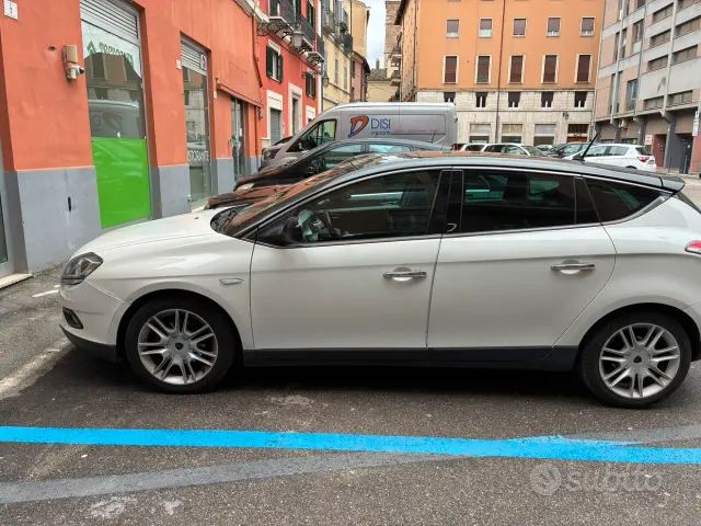 Lancia Delta (2008-2015)