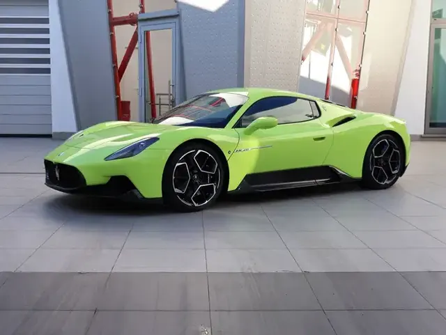 Maserati MC20