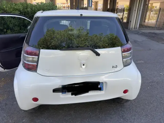 Toyota iQ