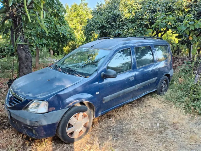 Dacia Logan 1ª serie