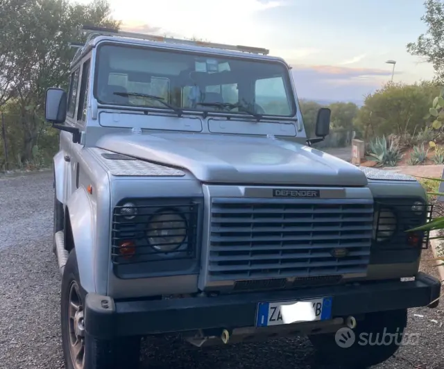 Land Rover Defender