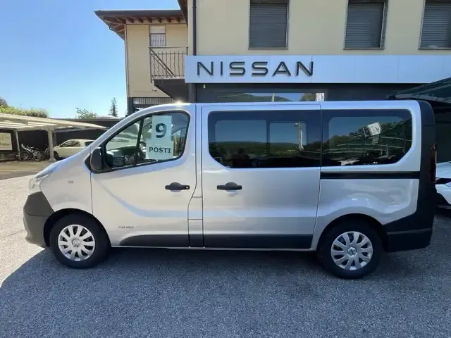 Nissan NV300