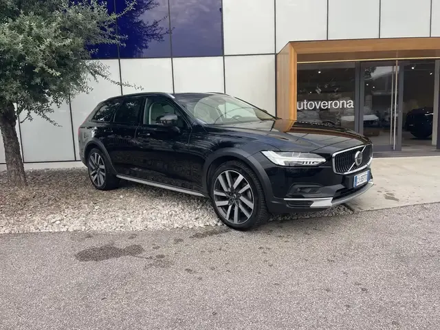 Volvo V90 Cross Country