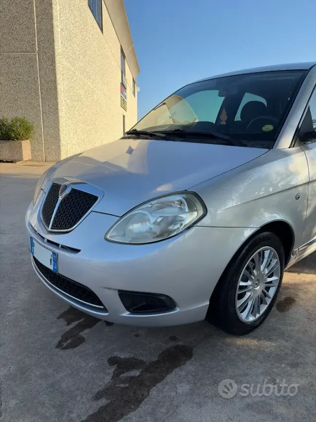 Lancia Ypsilon