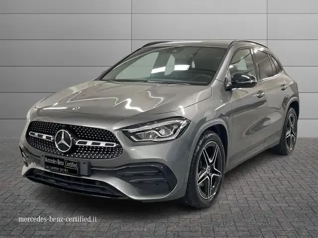 Mercedes-Benz GLA 200