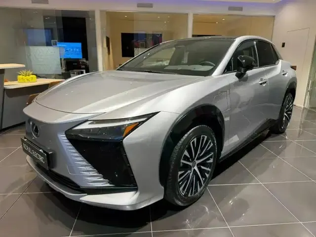 Lexus RZ
