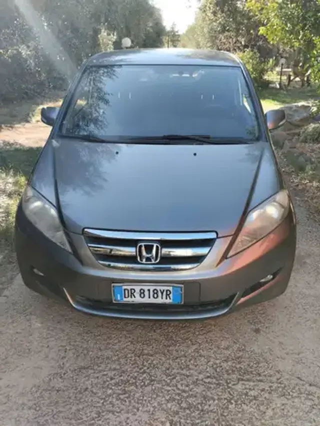 Honda FR-V