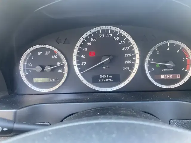 Mercedes-Benz C 200