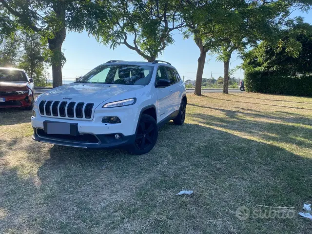 Jeep Cherokee 4ªs. 14-18