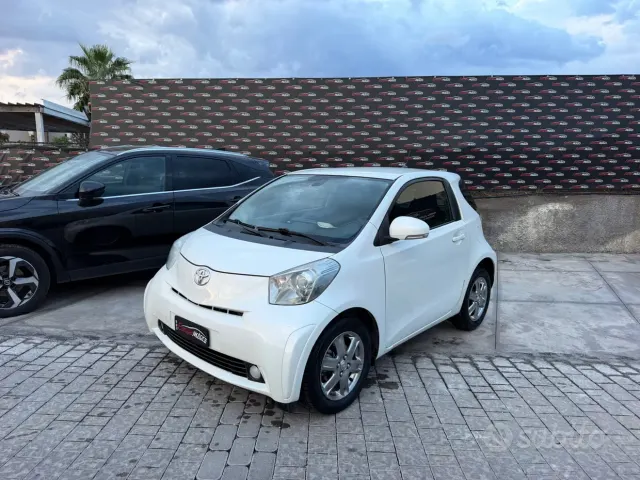 Toyota iQ