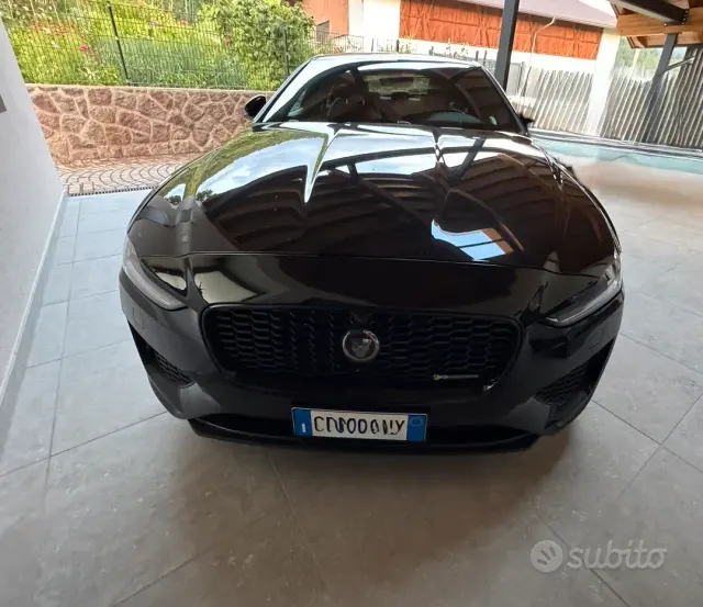 Jaguar XE (X760)