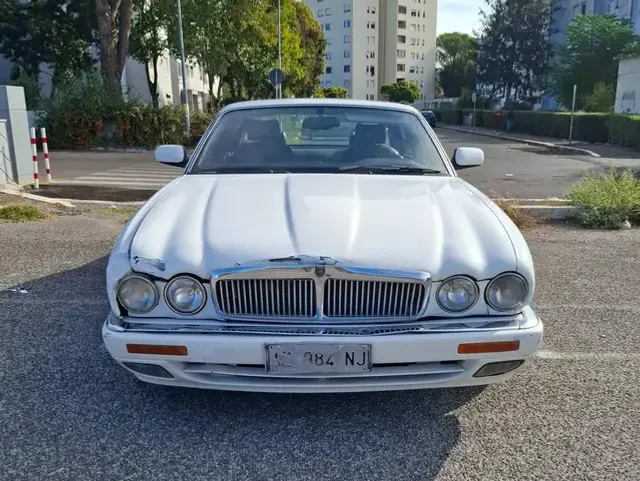 Jaguar Sovereign