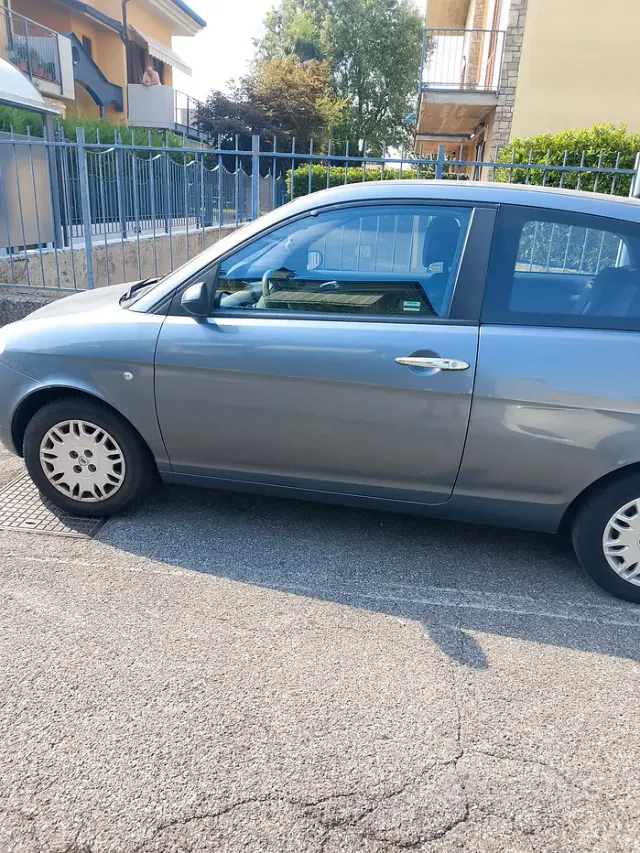 Lancia Ypsilon